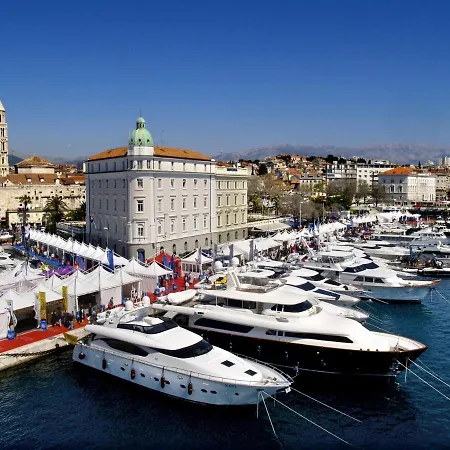 アパート Modern Near Split & Trogir
