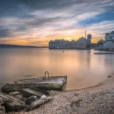 Modern Near Split & Trogir Apartment Kastela