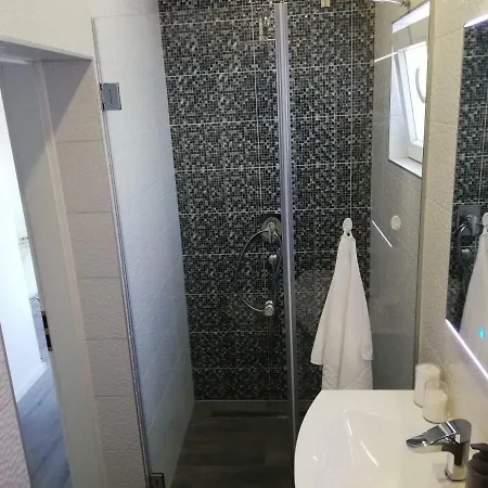 Modern Near Split & Trogir アパート *